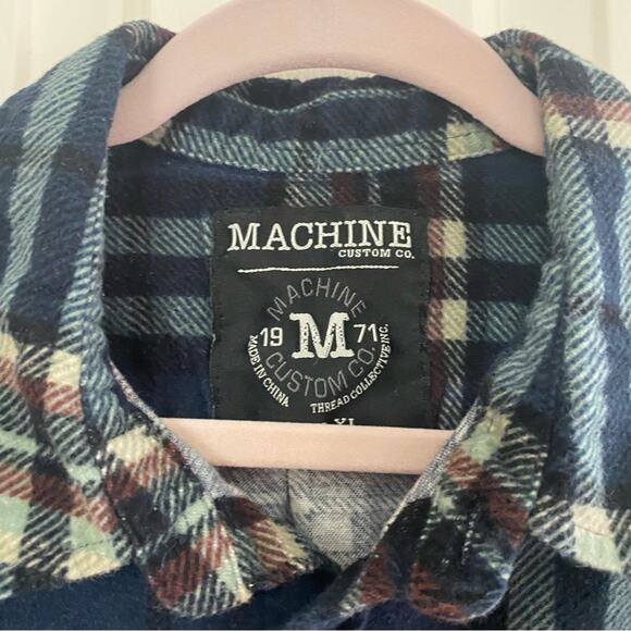 MACHINE CUSTOM CO • Navy Plaid Long Sleeve Flannel Button Down Shirt - Picture 3 of 5